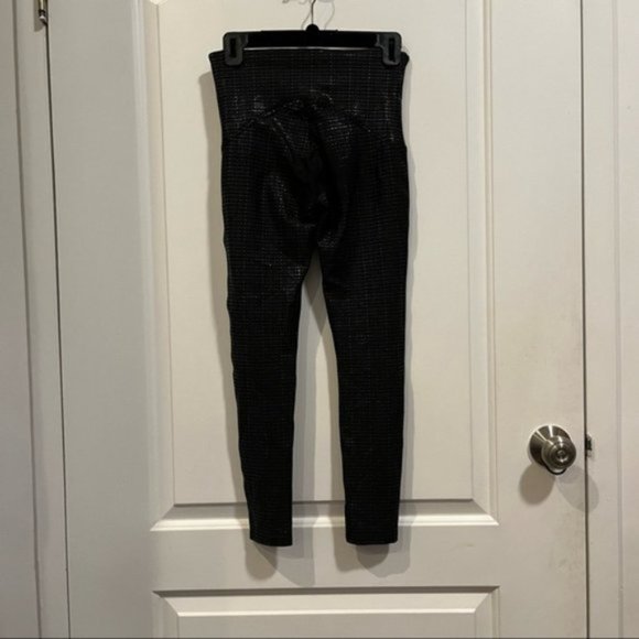 Spanx Booty Boost 7/8 Active Leggings in Very Black Multi - Picture 7 of 8